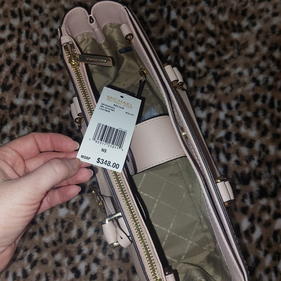 Michael Kors purse color: ballet pink - Picture 9 of 13